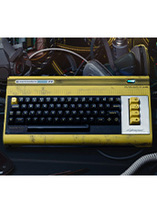 Commodore 77 - Édition spéciale Cyberpunk 2077 du Commodore 64 Ultimate