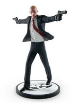 La figurine de L’agent 47 dans Hitman est en promo