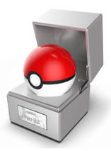 La réplique en métal de la Poké Ball dans Pokémon est en promo